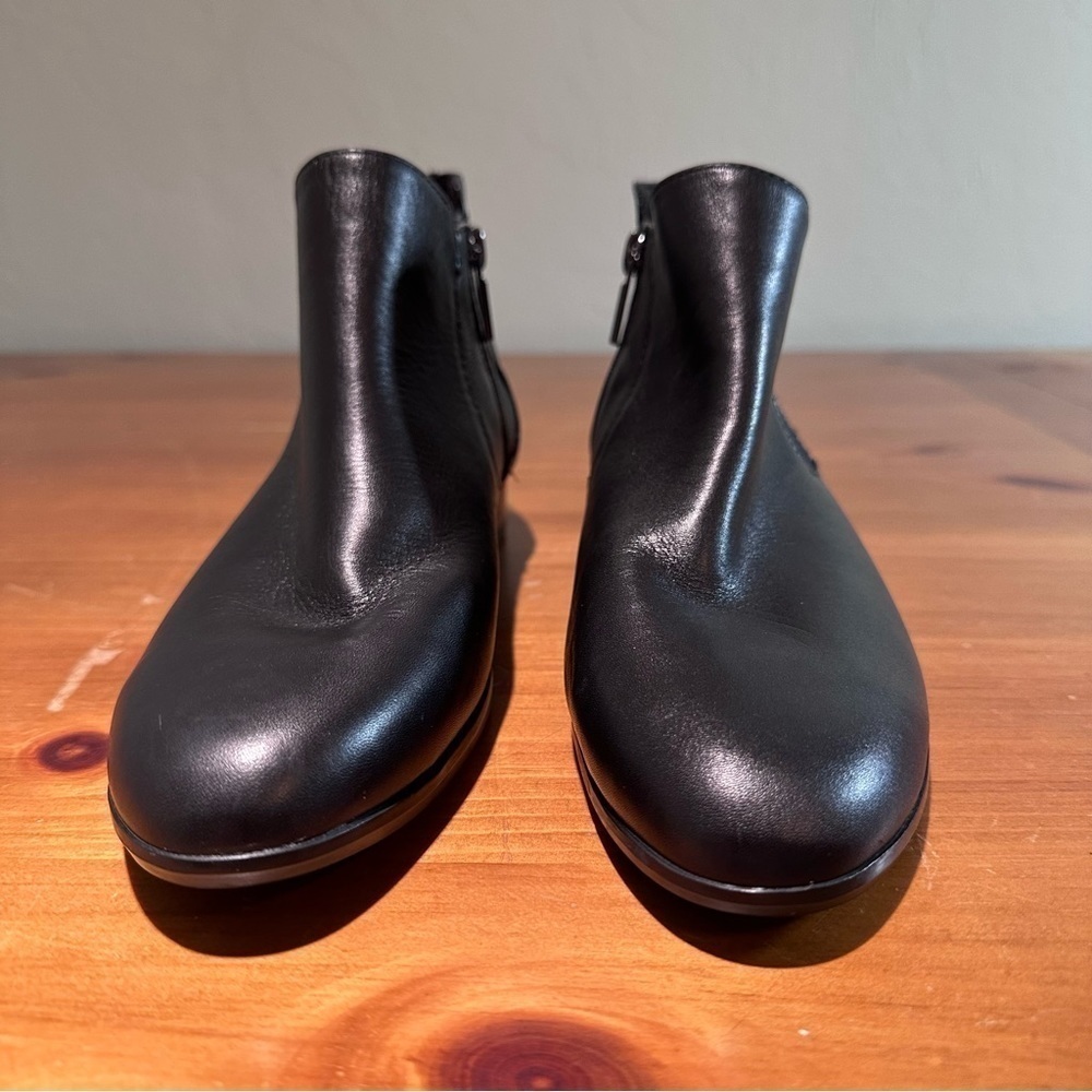 Munro Women’s Black Leather Cate Booties Size 9.5N - Picture 2 of 8